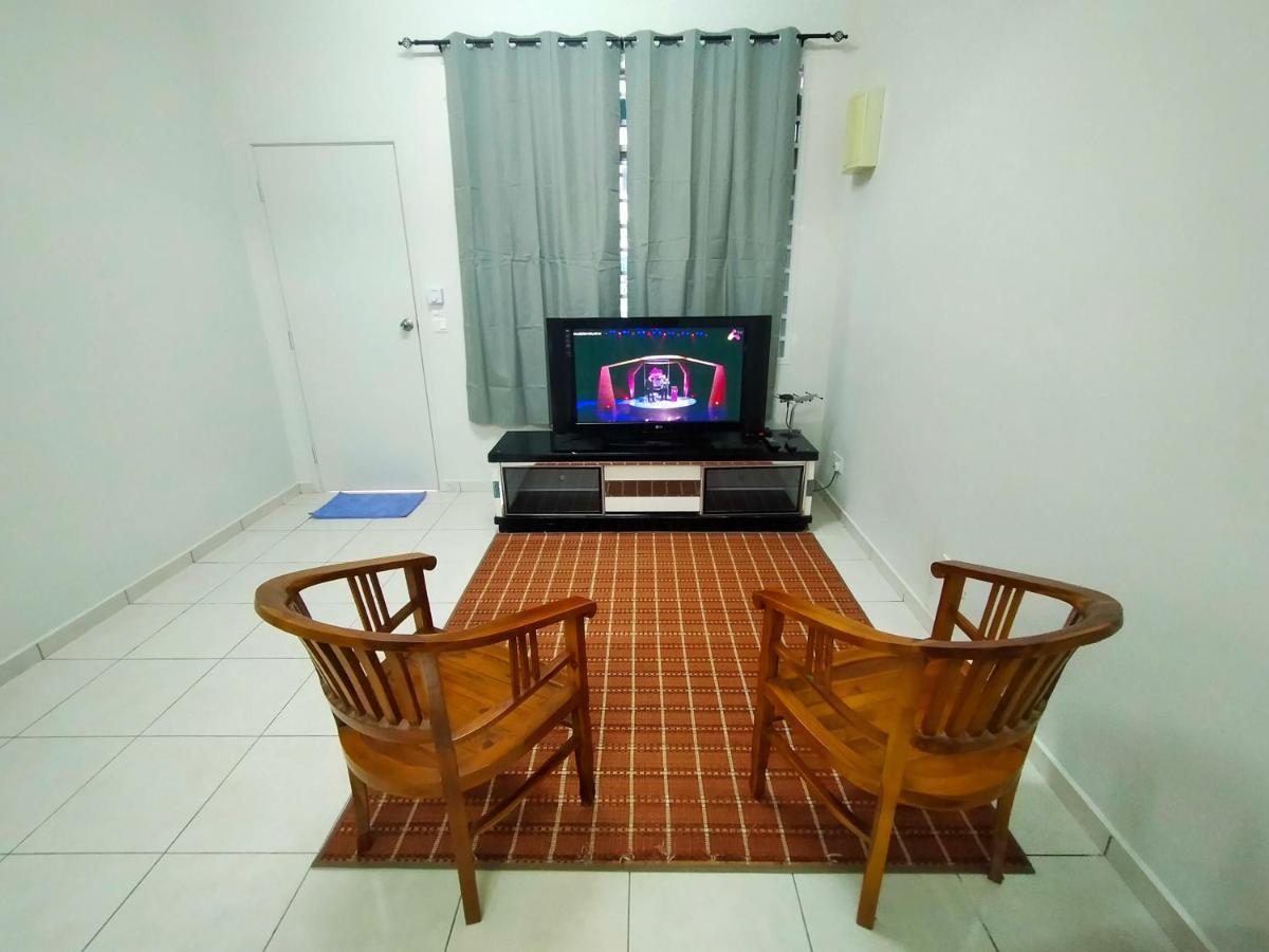 Zaara Homestay Krubong Alor Gajah Ayer Keroh Melaka 外观 照片